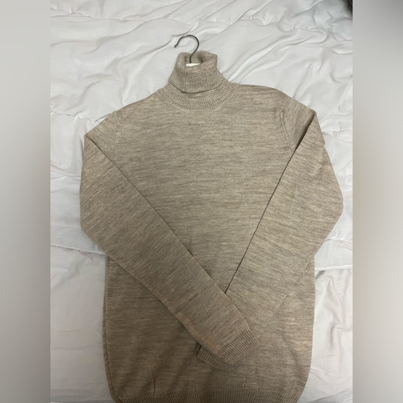 Unisex turtle neck sweater - Picture 2 of 3